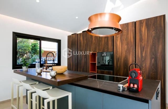 4 quarto Moradia para arrendar em Palm-Mar, Arona com piscina garagem - 8 500 € (Ref: 9499049)