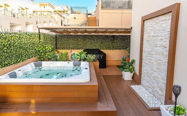 4 quarto Moradia Geminada para venda em Puerto Santiago, Santiago del Teide com piscina garagem - 995 000 € (Ref: 9499437)