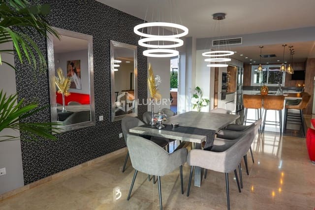 4 quarto Moradia Geminada para venda em Puerto Santiago, Santiago del Teide com piscina garagem - 995 000 € (Ref: 9499437)