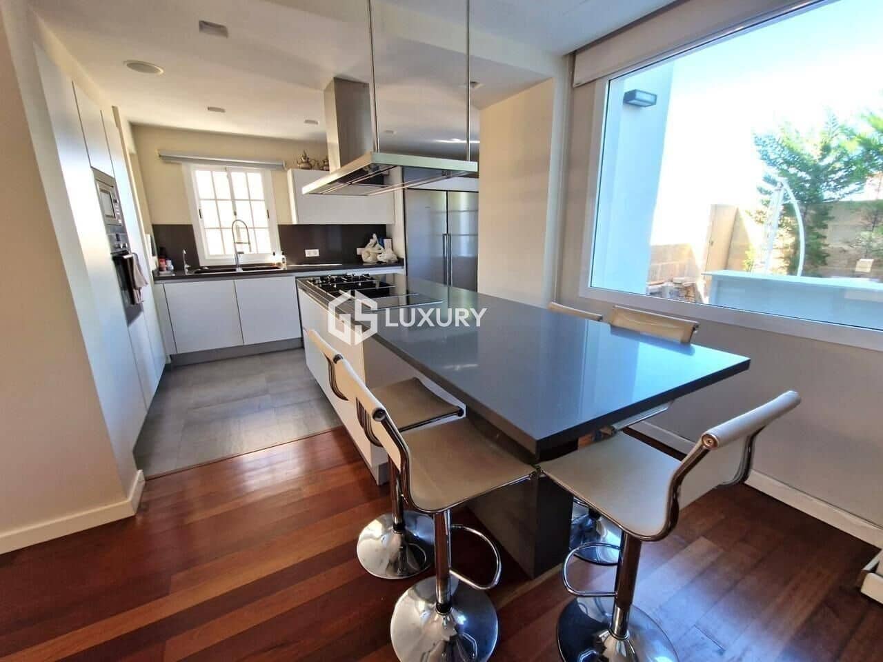 4 bedroom Villa for sale in El Madronal with pool garage - € 1,499,000 (Ref: 9502658)