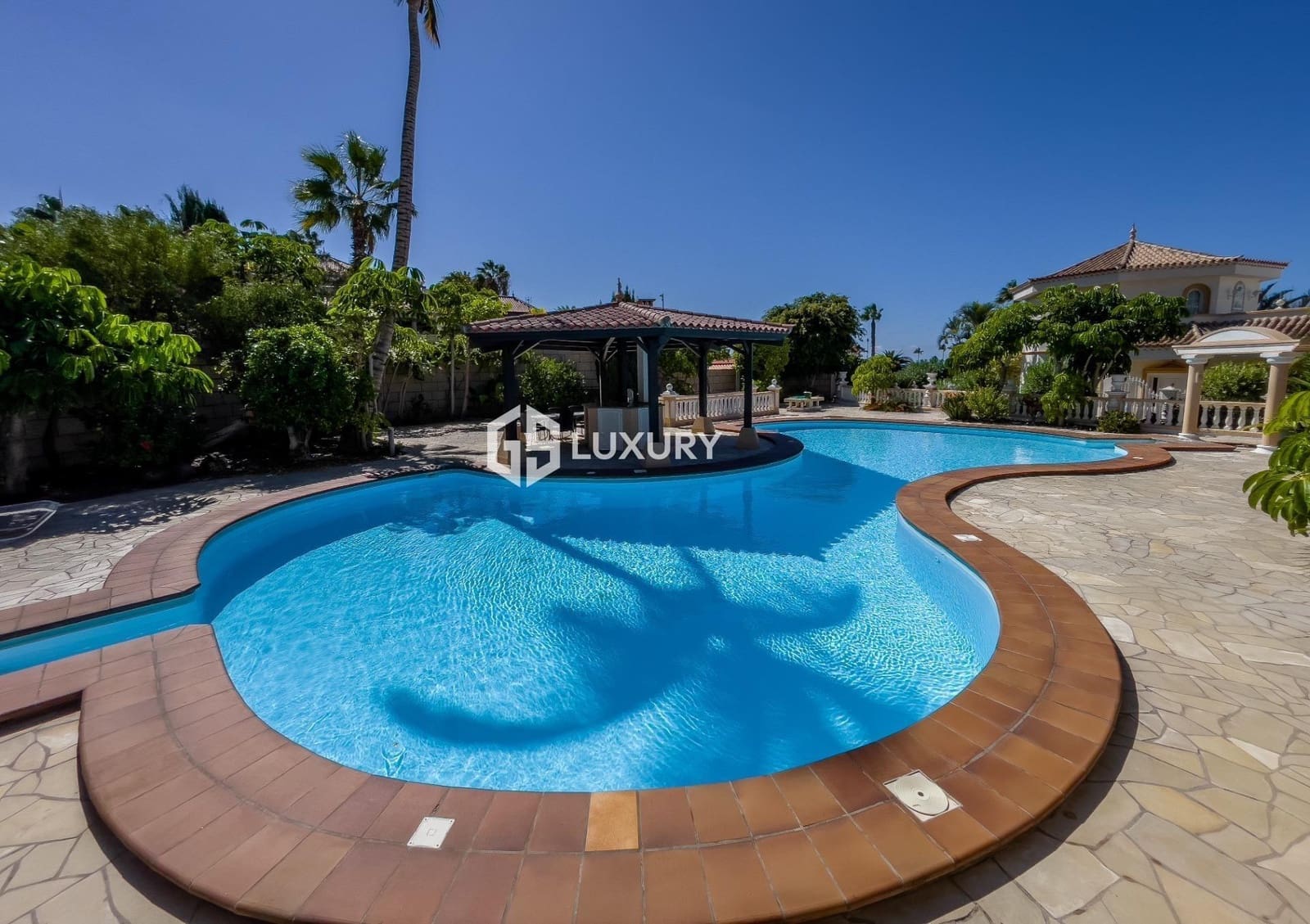 3 slaapkamer Villa te koop in Playa Fanabe met zwembad garage - € 2.950.000 (Ref: 9519229)