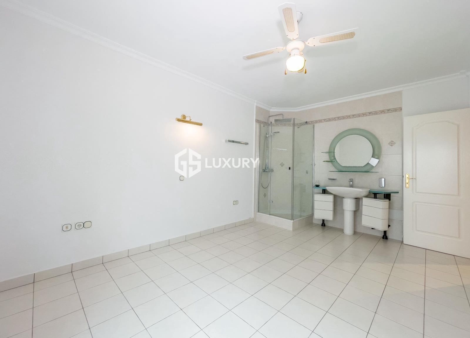 3 slaapkamer Villa te koop in Playa Fanabe met zwembad garage - € 2.950.000 (Ref: 9519229)