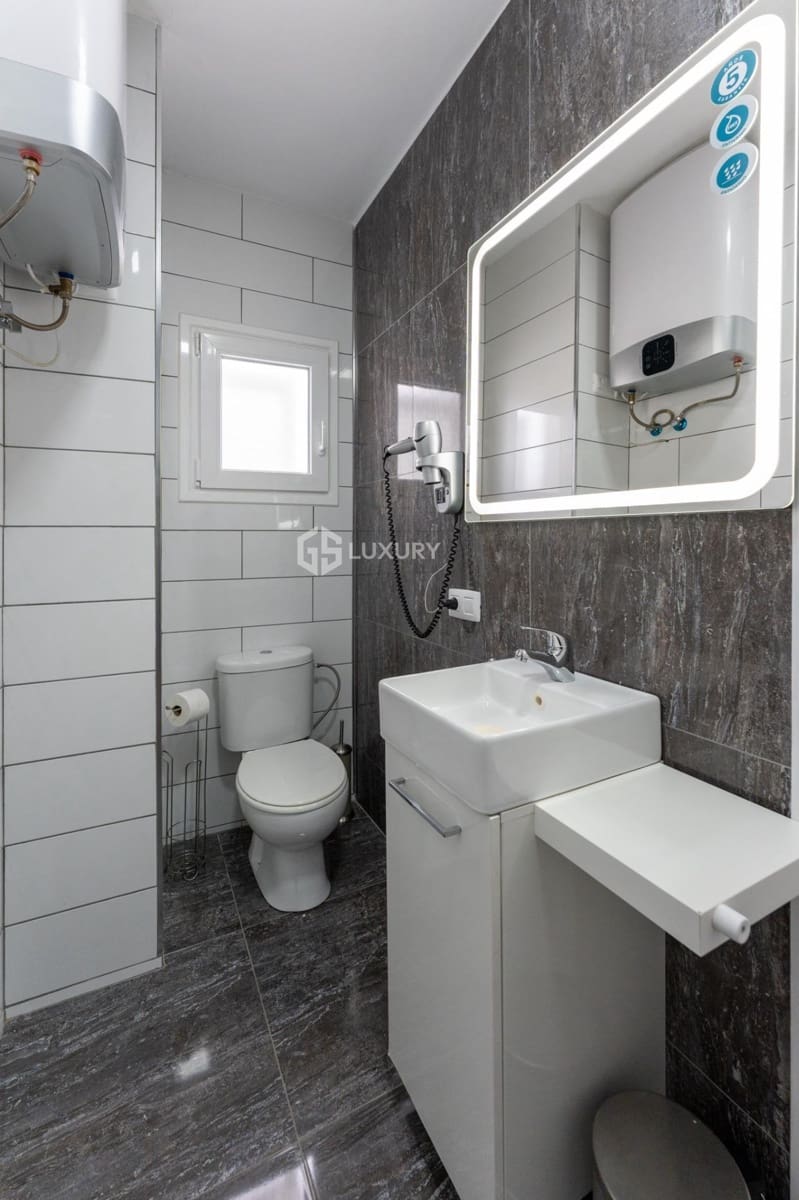 7 soverom Villa til salgs i Costa Adeje med svømmebasseng garasje - € 1 995 000 (Ref: 9519232)