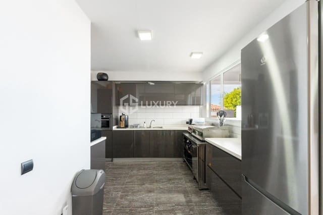 7 soverom Villa til salgs i Costa Adeje, Adeje med svømmebasseng garasje - € 1 995 000 (Ref: 9519232)