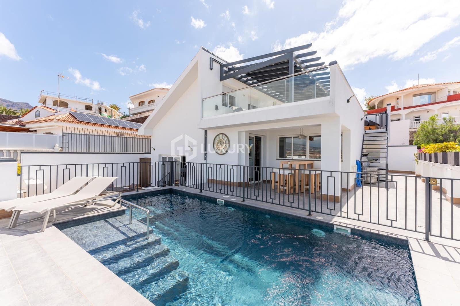 7 soverom Villa til salgs i Costa Adeje med svømmebasseng garasje - € 1 995 000 (Ref: 9519232)