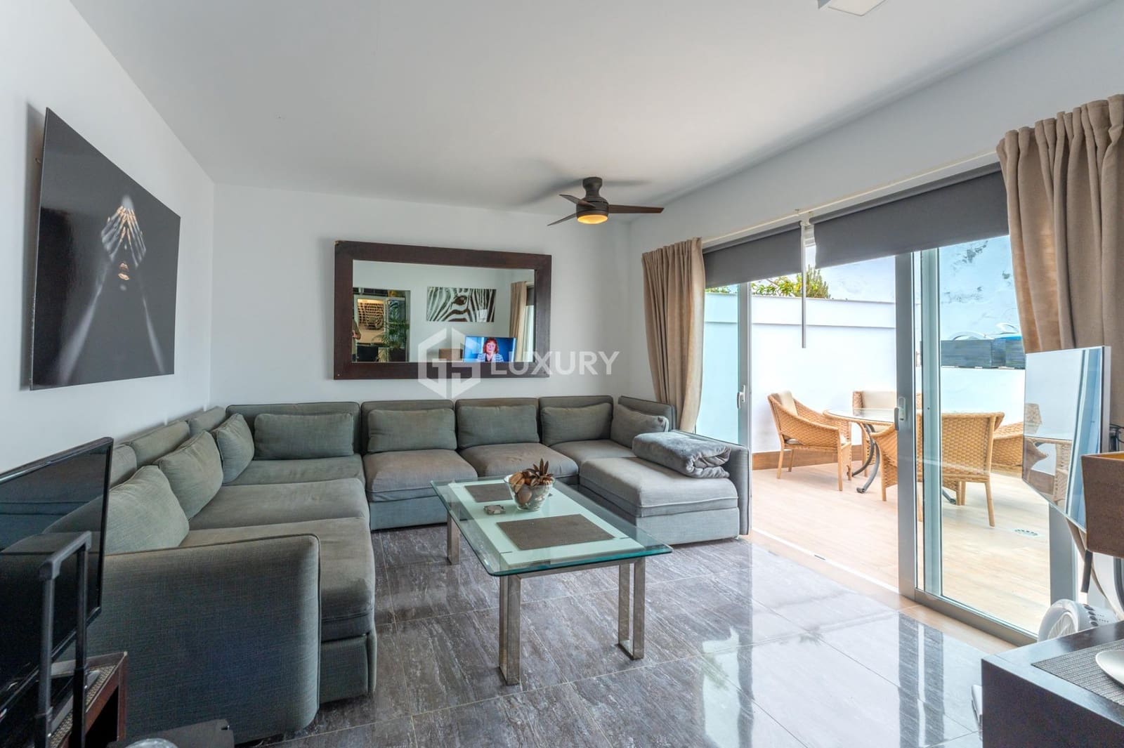 7 soverom Villa til salgs i Costa Adeje med svømmebasseng garasje - € 1 995 000 (Ref: 9519232)