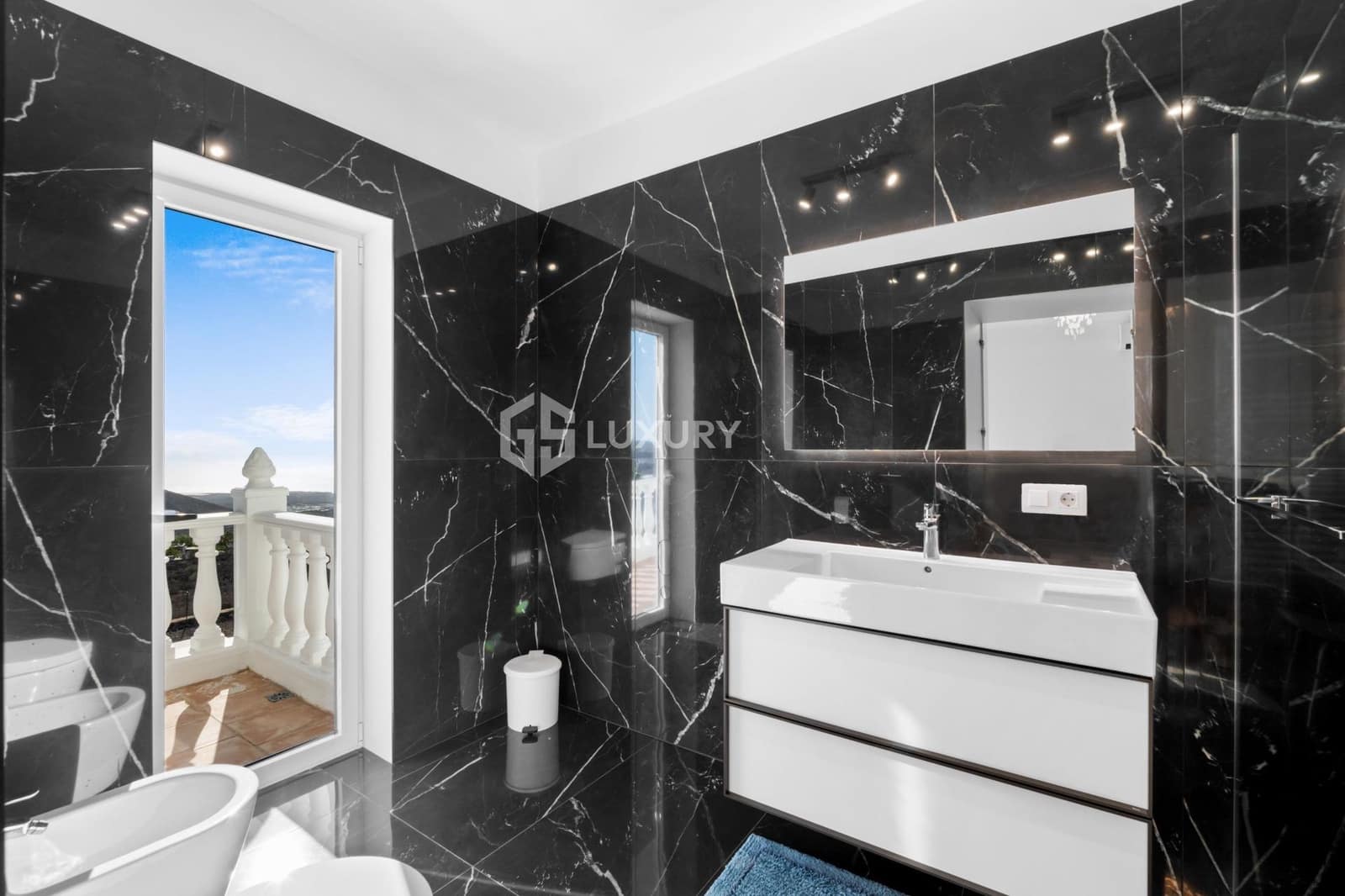 Chalet de 5 habitaciones en San Miguel de Abona en venta con piscina garaje - 1.950.000 € (Ref: 9524522)