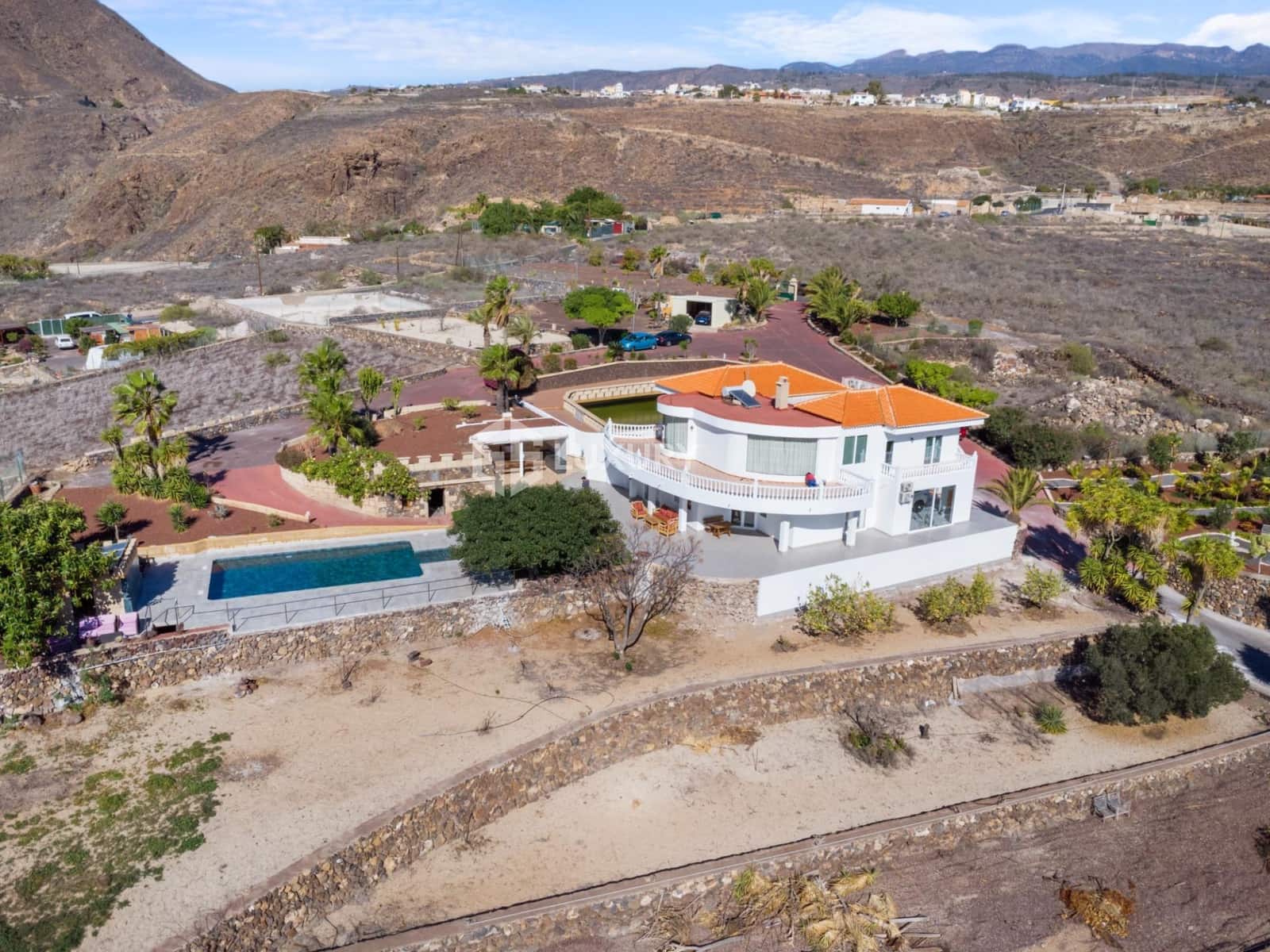 Chalet de 5 habitaciones en San Miguel de Abona en venta con piscina garaje - 1.950.000 € (Ref: 9524522)