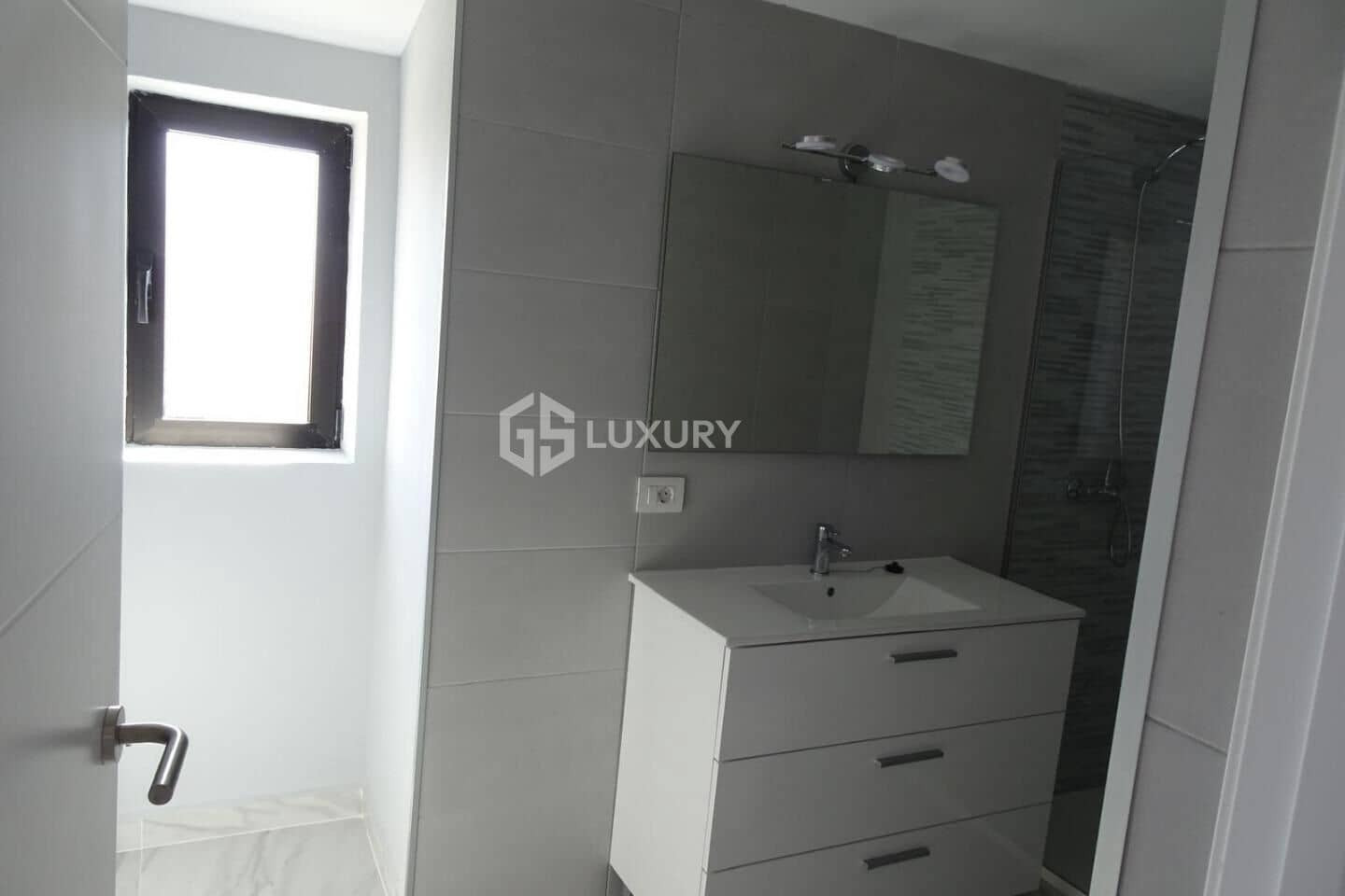 3 chambre Villa/Maison Mitoyenne à vendre à San Miguel de Abona avec piscine garage - 699 000 € (Ref: 9541659)