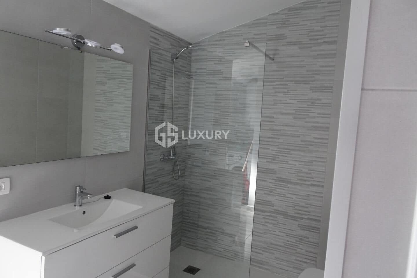 3 chambre Villa/Maison Mitoyenne à vendre à San Miguel de Abona avec piscine garage - 699 000 € (Ref: 9541659)