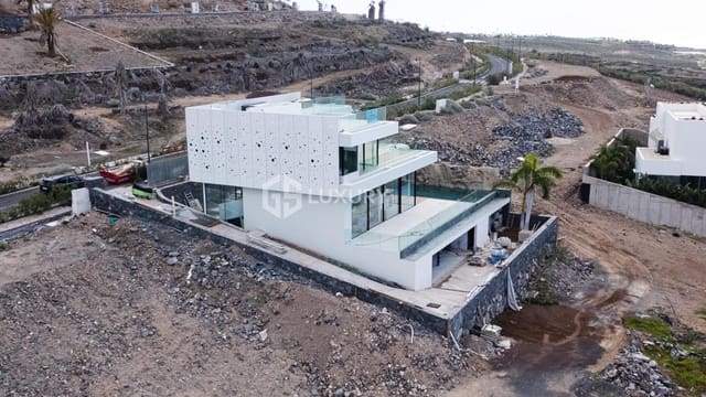 4 sypialnia Willa na sprzedaż w Guía de Isora z basenem garażem - 6 900 000 € (Ref: 9548442)