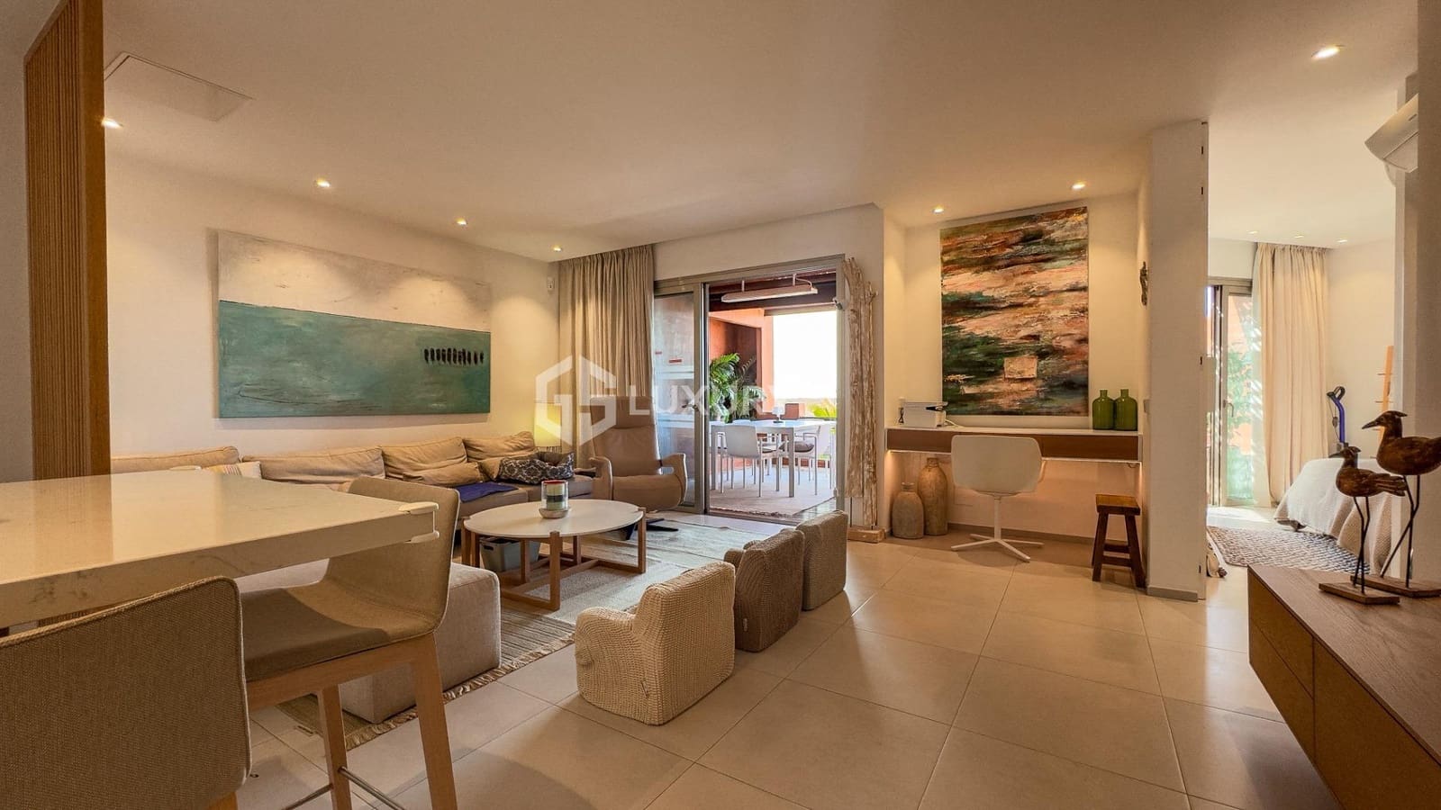 Apartamento de 2 habitaciones en Palm-Mar en venta con piscina garaje - 945.000 € (Ref: 9548444)