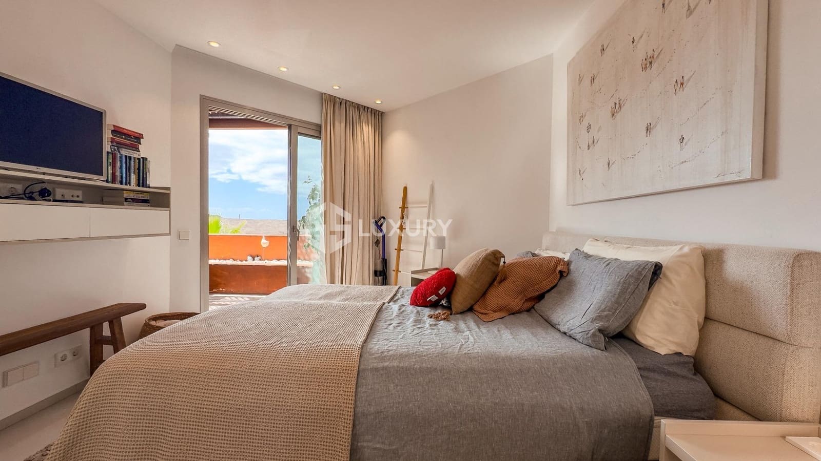 Apartamento de 2 habitaciones en Palm-Mar en venta con piscina garaje - 945.000 € (Ref: 9548444)