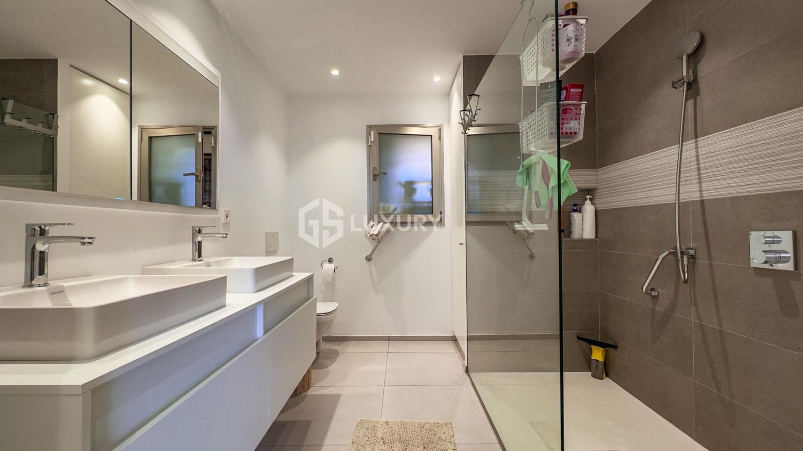 Apartamento de 2 habitaciones en Palm-Mar en venta con piscina garaje - 945.000 € (Ref: 9548444)