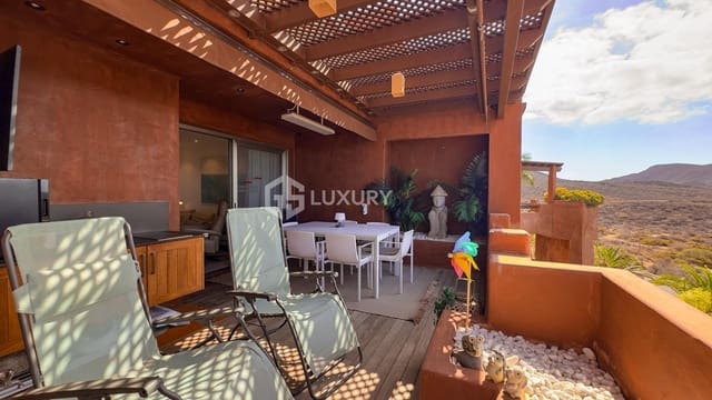 Apartamento de 2 habitaciones en Palm-Mar, Arona en venta con piscina garaje - 945.000 € (Ref: 9548444)