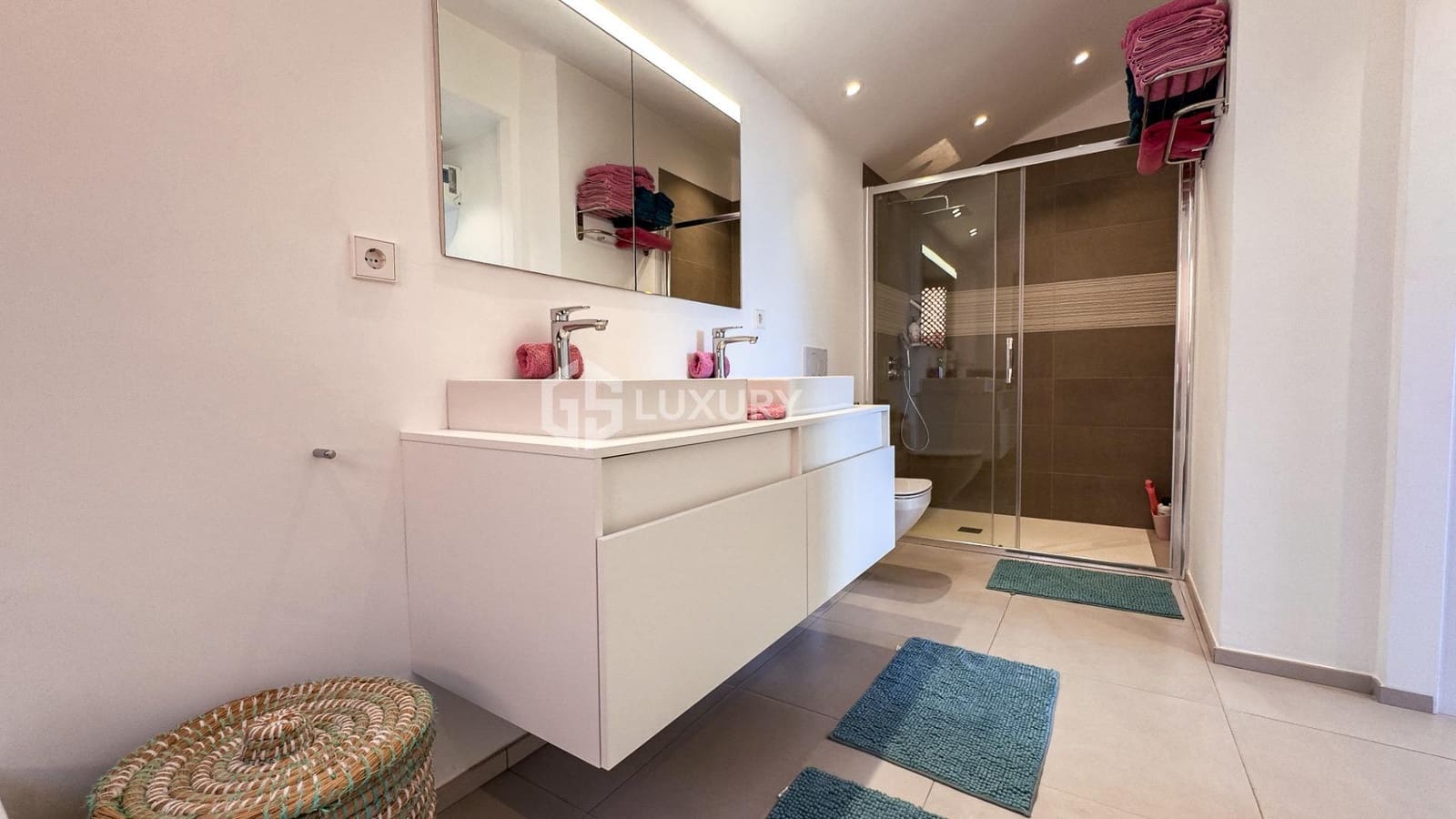 Apartamento de 2 habitaciones en Palm-Mar en venta con piscina garaje - 945.000 € (Ref: 9548444)