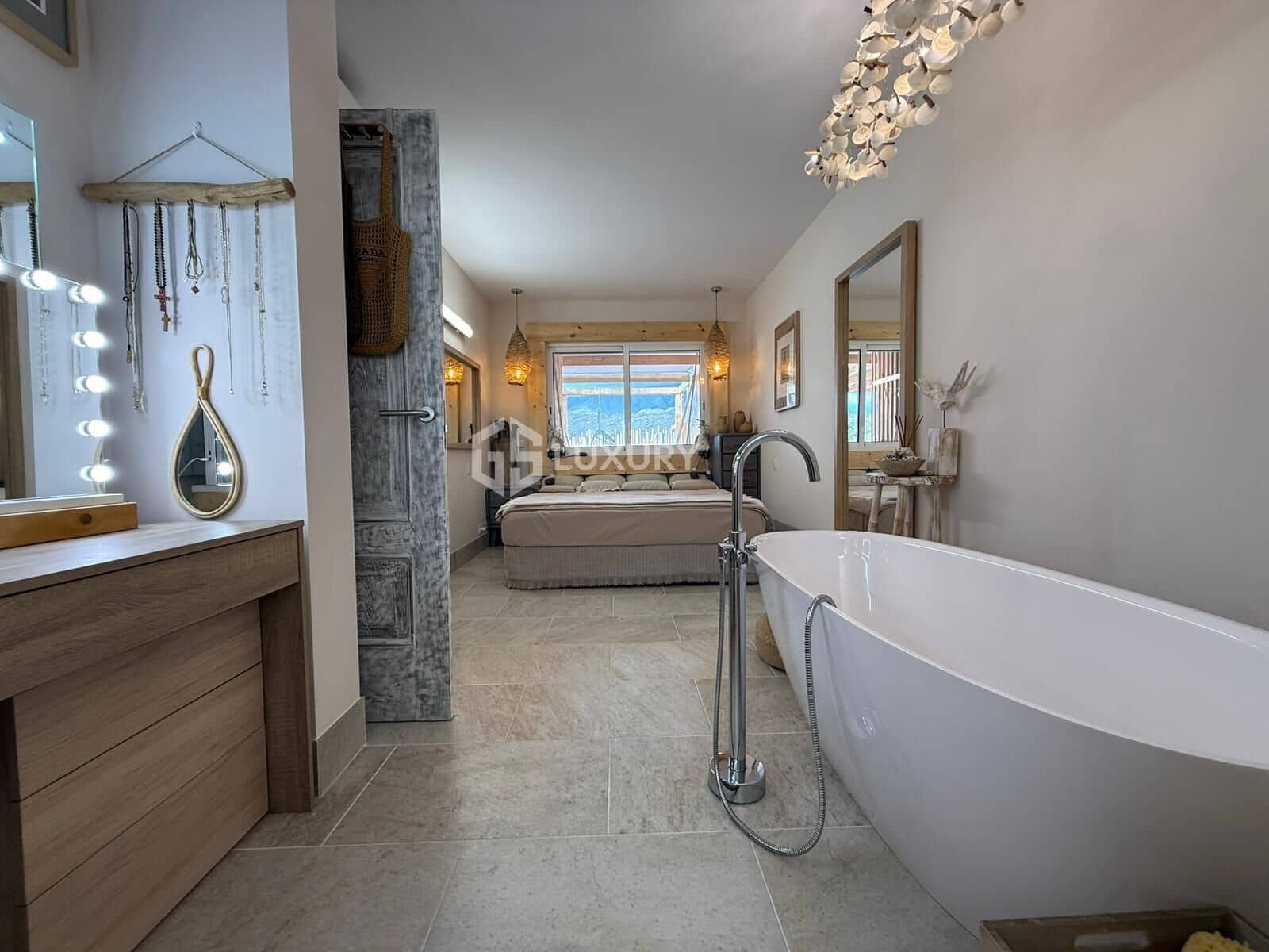 Apartamento de 2 habitaciones en Roque del Conde en venta con piscina garaje - 449.000 € (Ref: 9571400)