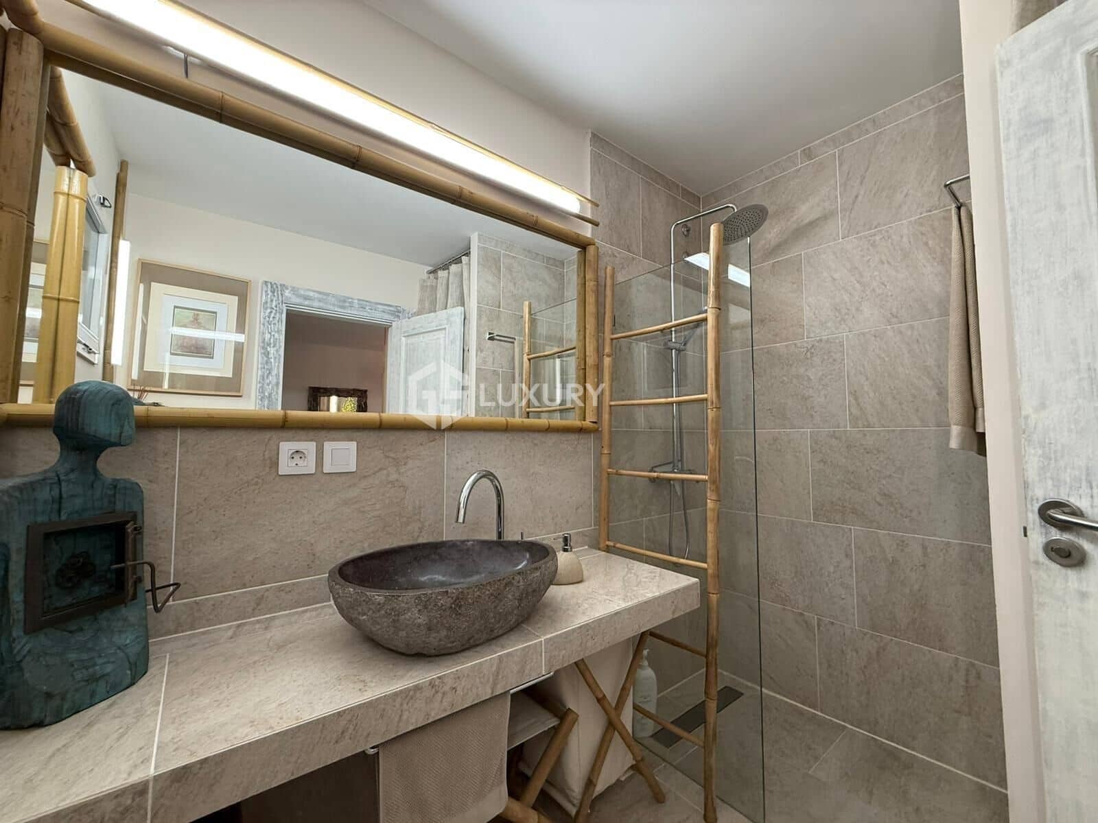 Apartamento de 2 habitaciones en Roque del Conde en venta con piscina garaje - 449.000 € (Ref: 9571400)