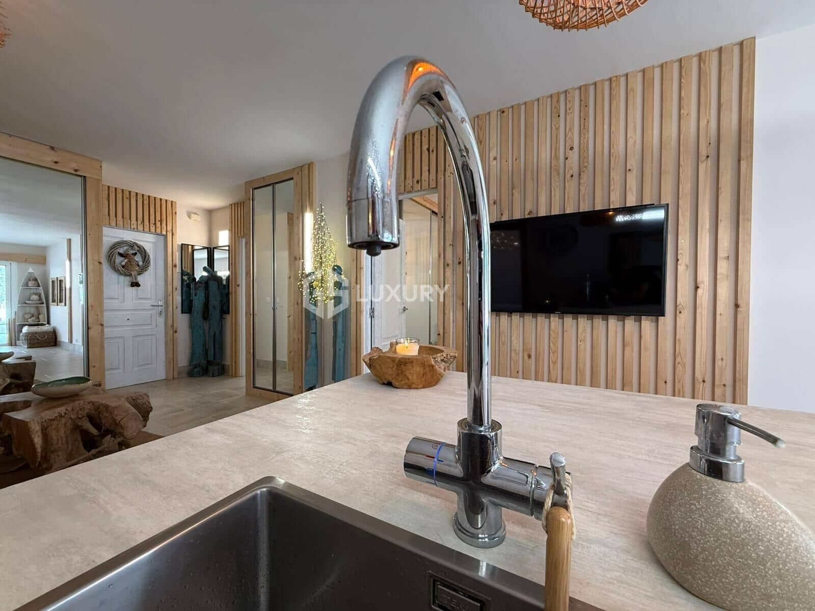 Apartamento de 2 habitaciones en Roque del Conde en venta con piscina garaje - 449.000 € (Ref: 9571400)