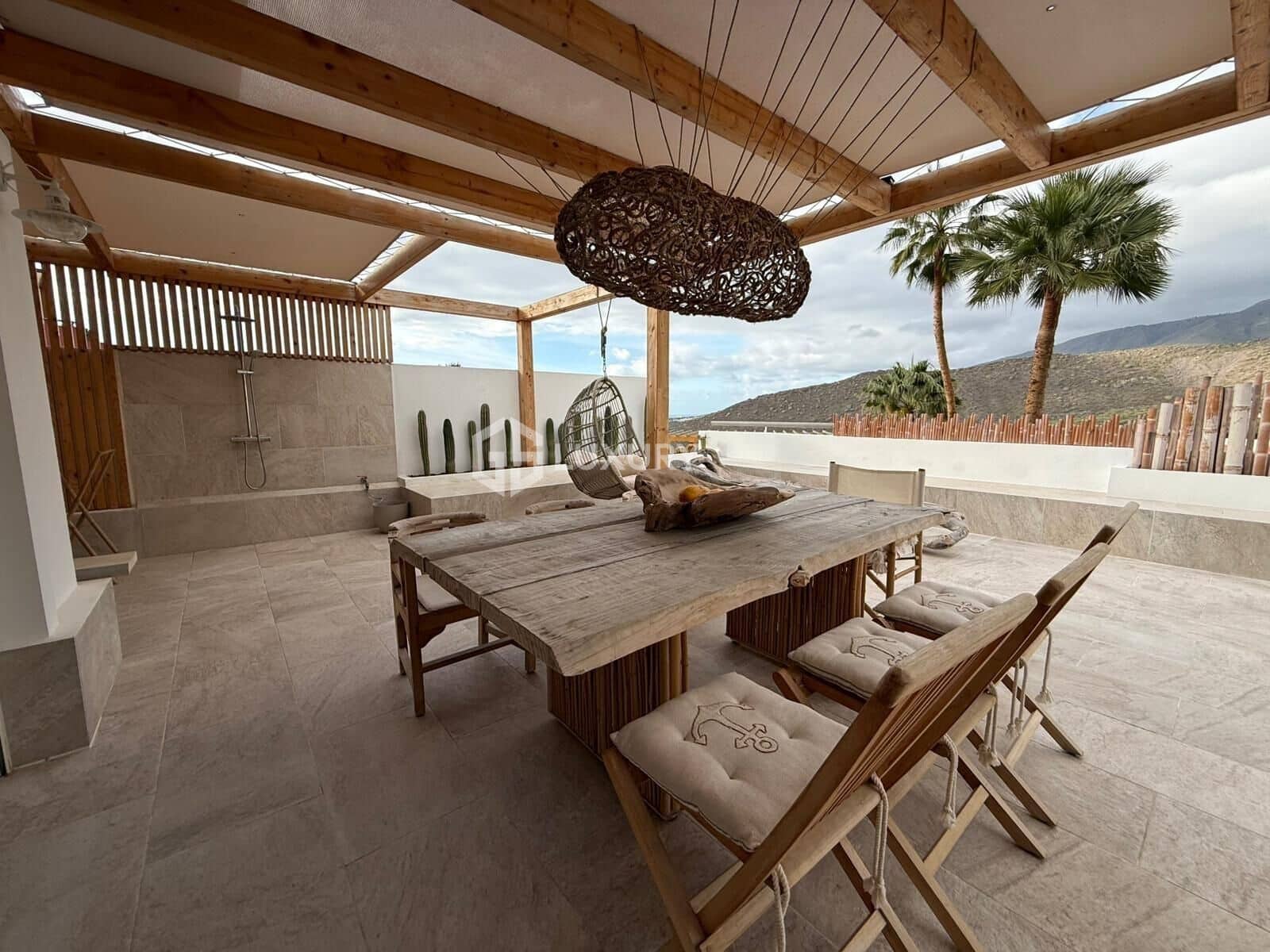 Apartamento de 2 habitaciones en Roque del Conde en venta con piscina garaje - 449.000 € (Ref: 9571400)