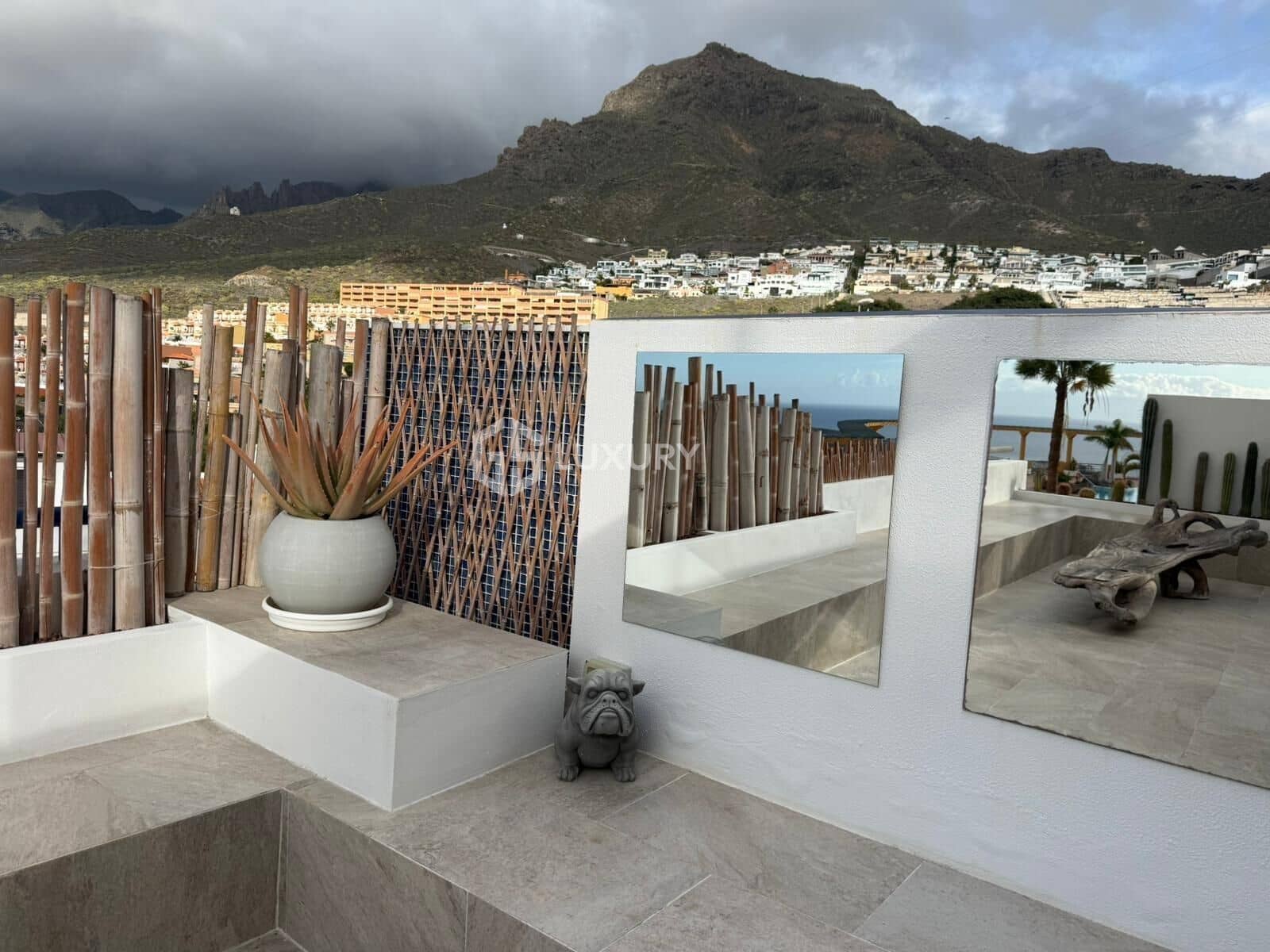 Apartamento de 2 habitaciones en Roque del Conde en venta con piscina garaje - 449.000 € (Ref: 9571400)