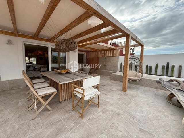 2 soverom Leilighet til salgs i Roque del Conde, Adeje med svømmebasseng garasje - € 449 000 (Ref: 9571400)