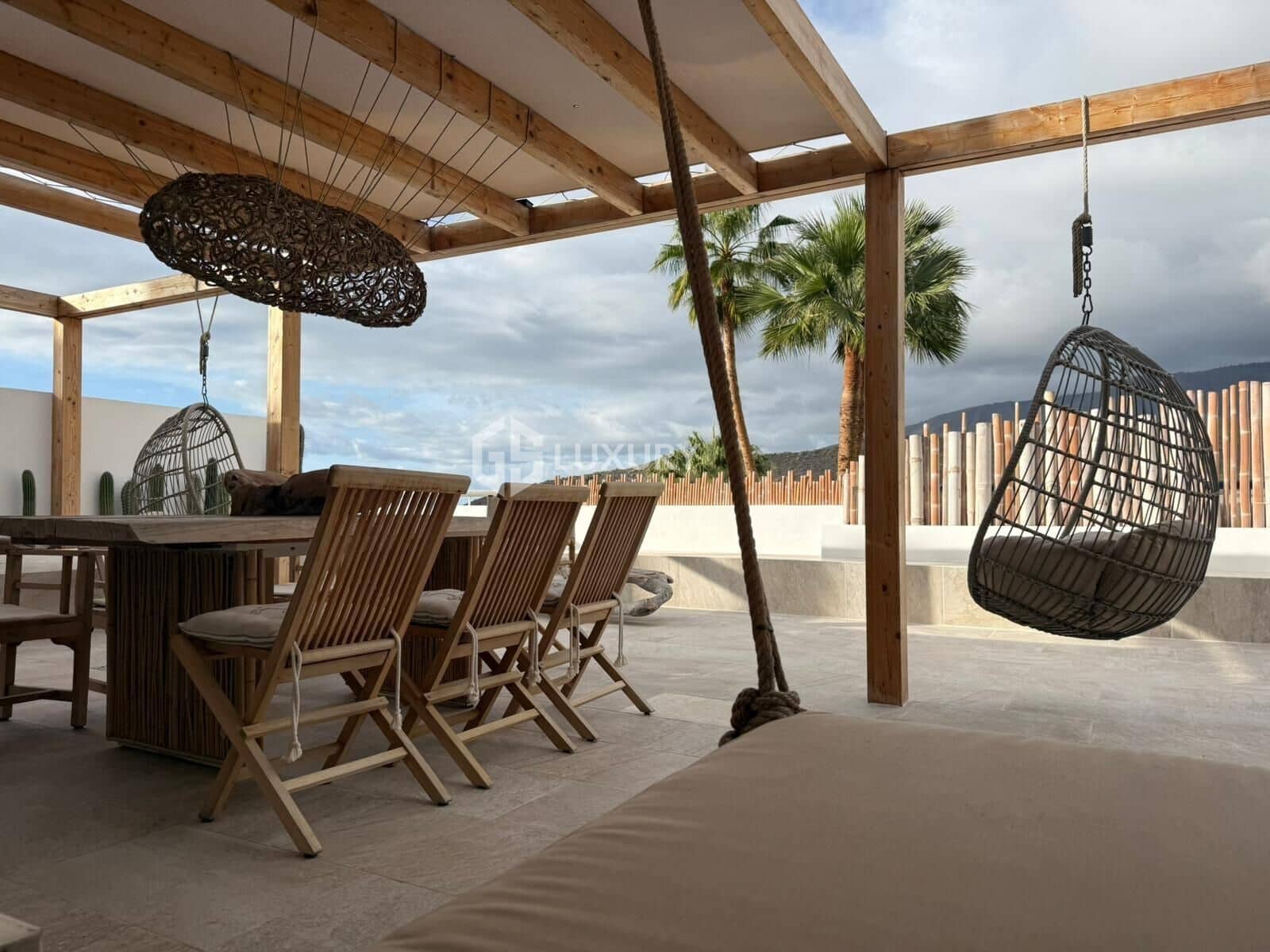 Apartamento de 2 habitaciones en Roque del Conde en venta con piscina garaje - 449.000 € (Ref: 9571400)