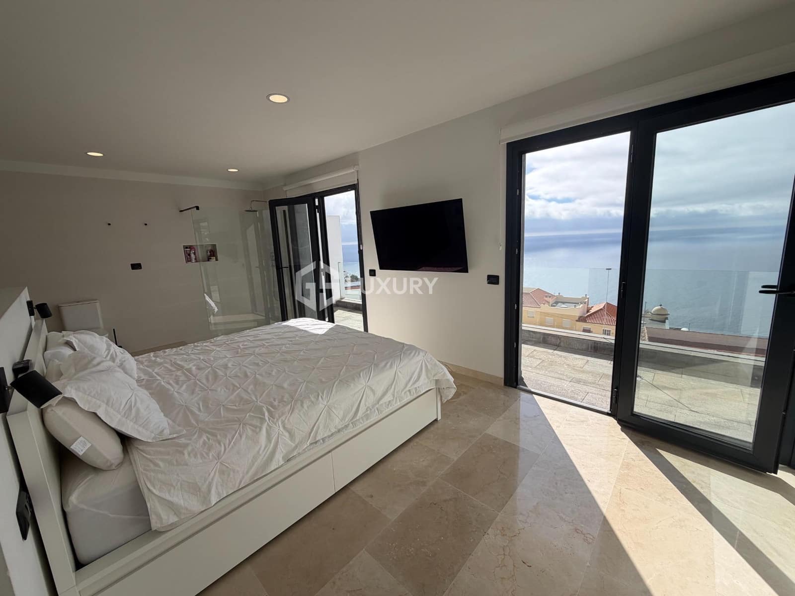 Chalet de 4 habitaciones en Tabaiba en venta con piscina garaje - 950.000 € (Ref: 9601275)