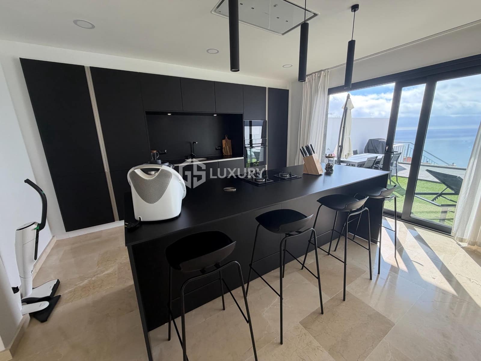 Chalet de 4 habitaciones en Tabaiba en venta con piscina garaje - 950.000 € (Ref: 9601275)