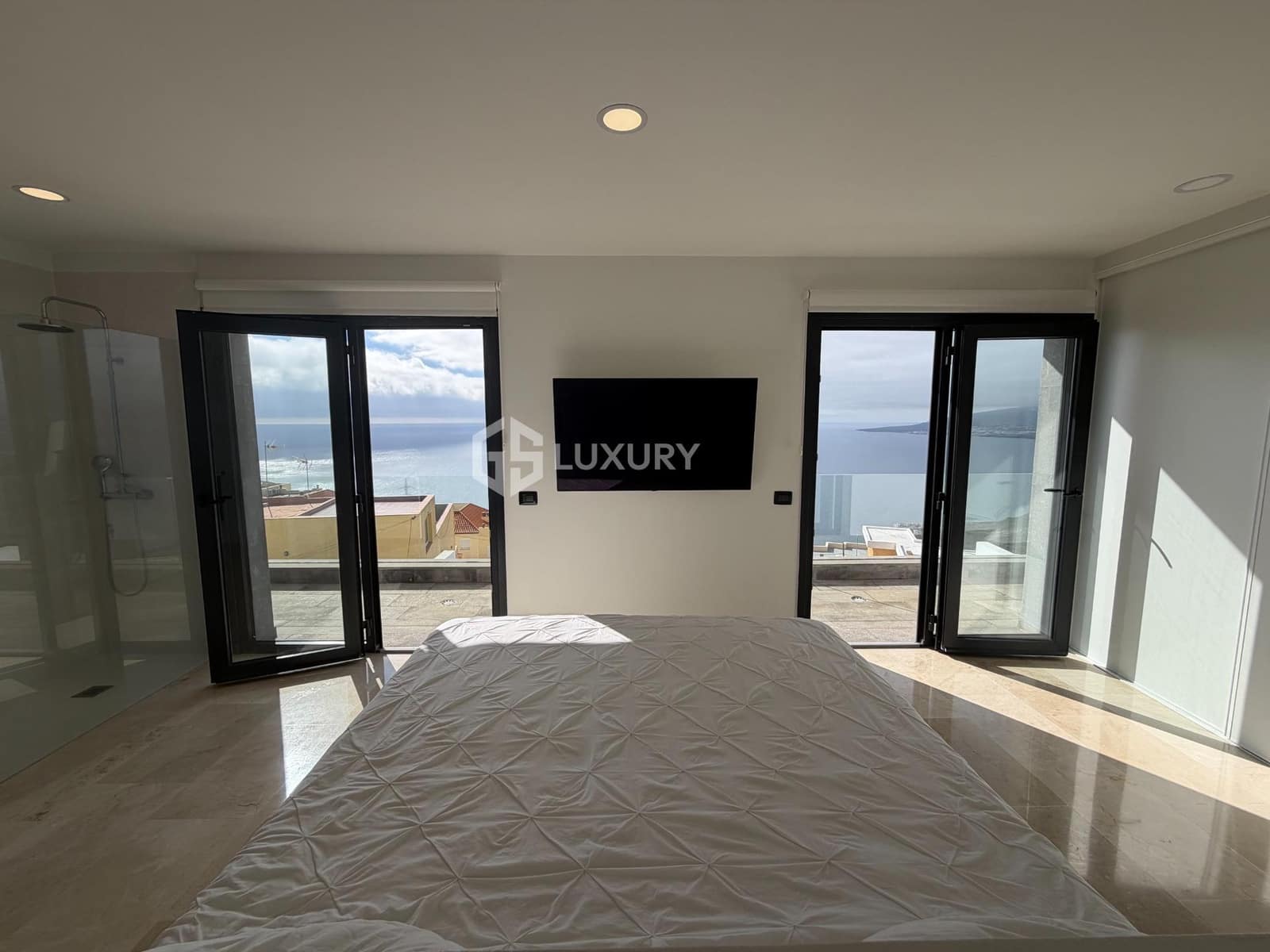 Chalet de 4 habitaciones en Tabaiba en venta con piscina garaje - 950.000 € (Ref: 9601275)