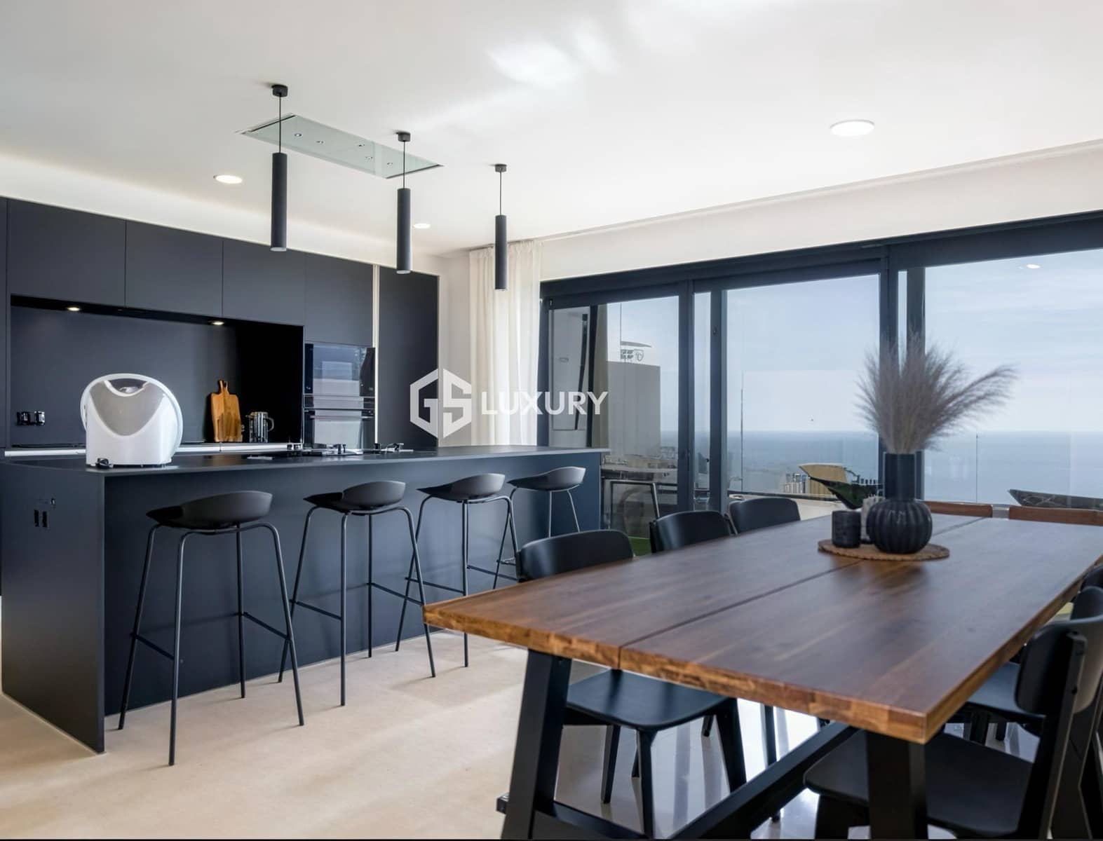 Chalet de 4 habitaciones en Tabaiba en venta con piscina garaje - 950.000 € (Ref: 9601275)