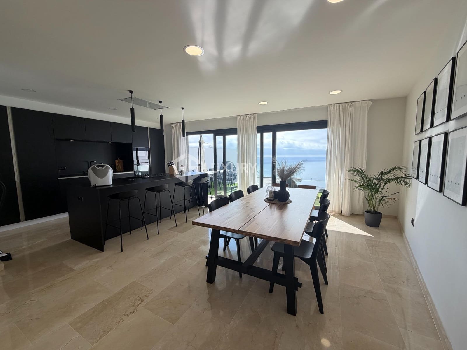 Chalet de 4 habitaciones en Tabaiba en venta con piscina garaje - 950.000 € (Ref: 9601275)