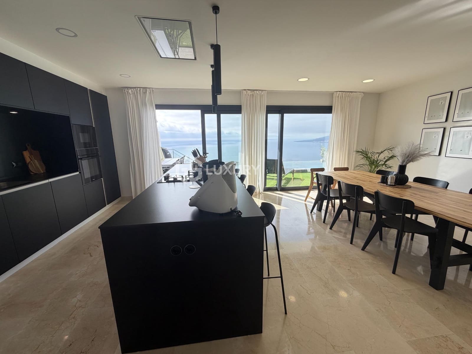 4 bedroom Villa for sale in Tabaiba with pool garage - € 950,000 (Ref: 9601275)