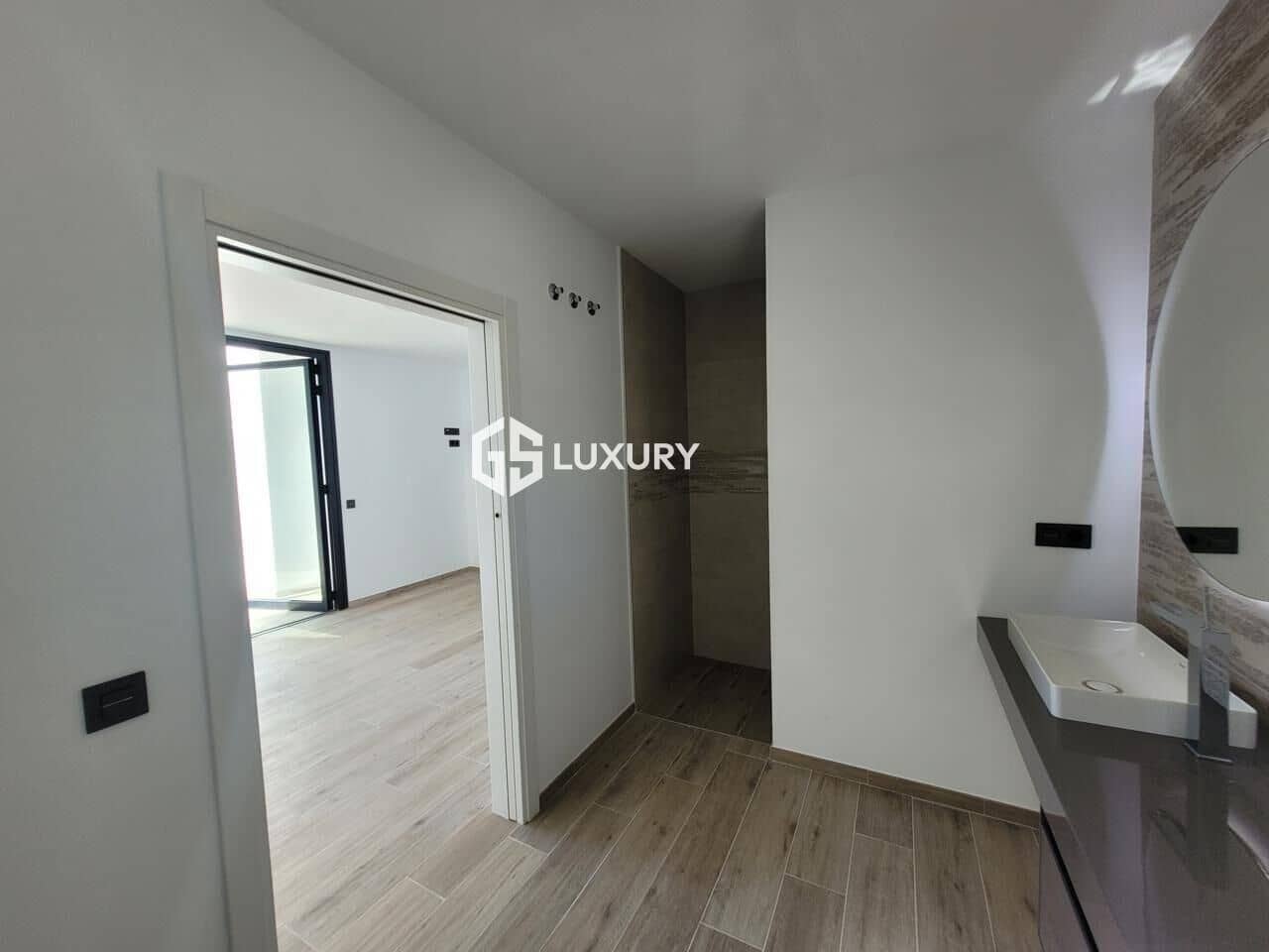 4 bedroom Villa for sale in Costa Adeje with pool garage - € 1,900,000 (Ref: 9625929)