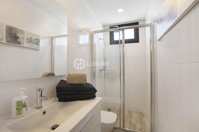 4 slaapkamer Villa te koop in Armeñime, Adeje - € 800.000 (Ref: 9676053)