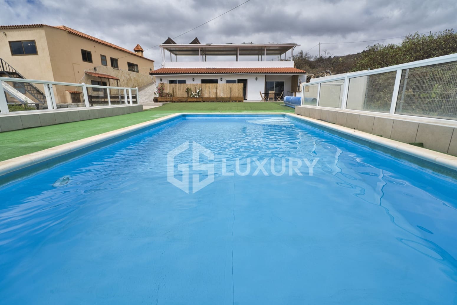 6 soverom Villa til salgs i San Miguel de Abona med svømmebasseng garasje - € 860 000 (Ref: 9676056)