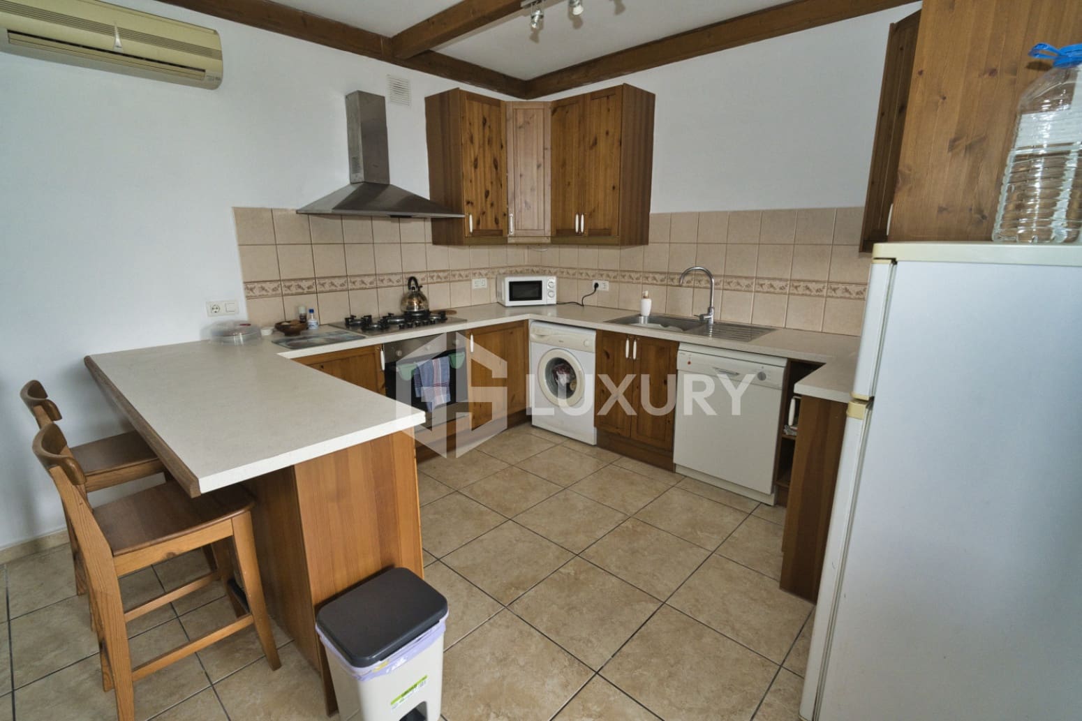 6 soverom Villa til salgs i San Miguel de Abona med svømmebasseng garasje - € 860 000 (Ref: 9676056)