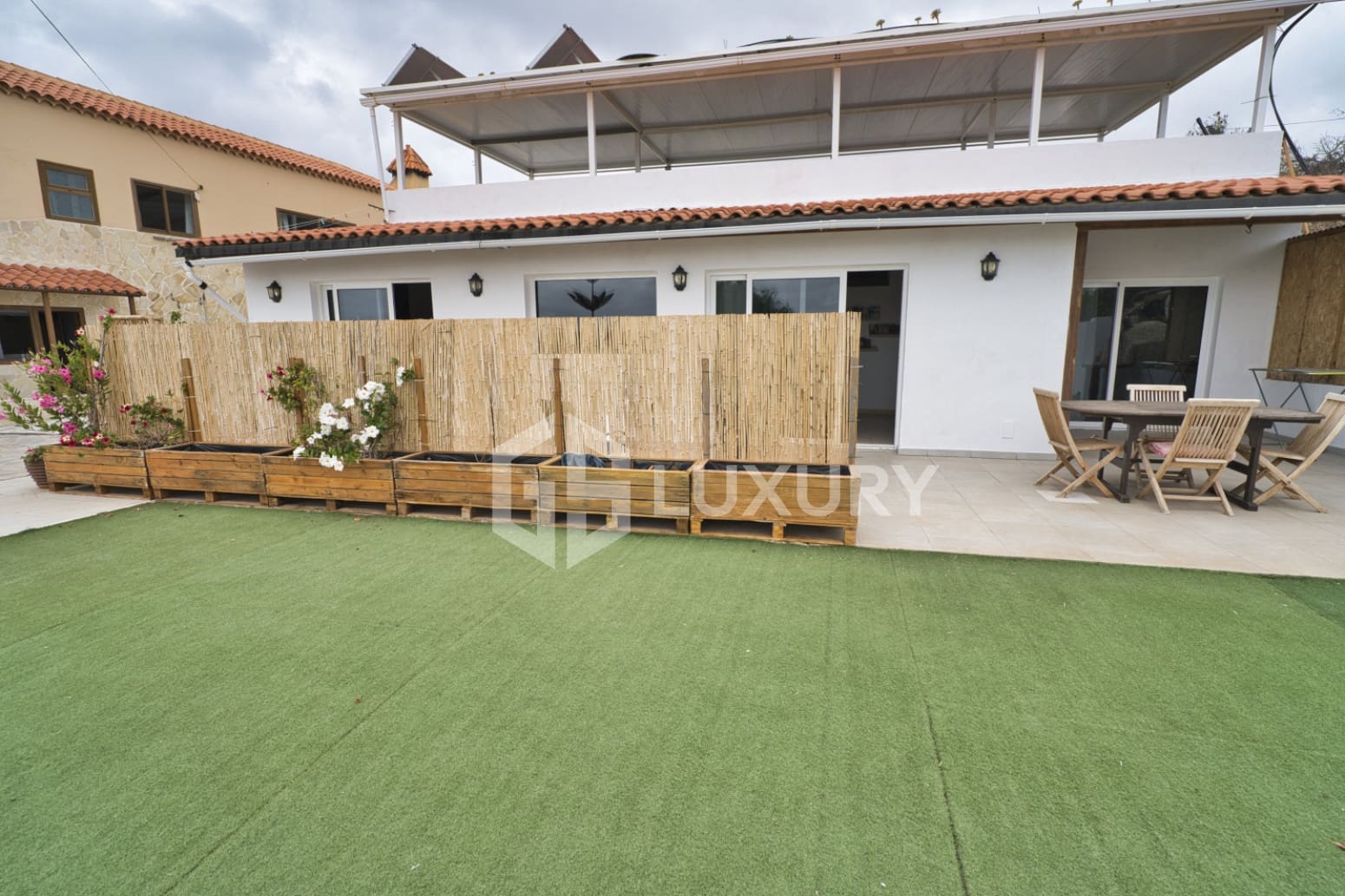 6 soverom Villa til salgs i San Miguel de Abona med svømmebasseng garasje - € 860 000 (Ref: 9676056)