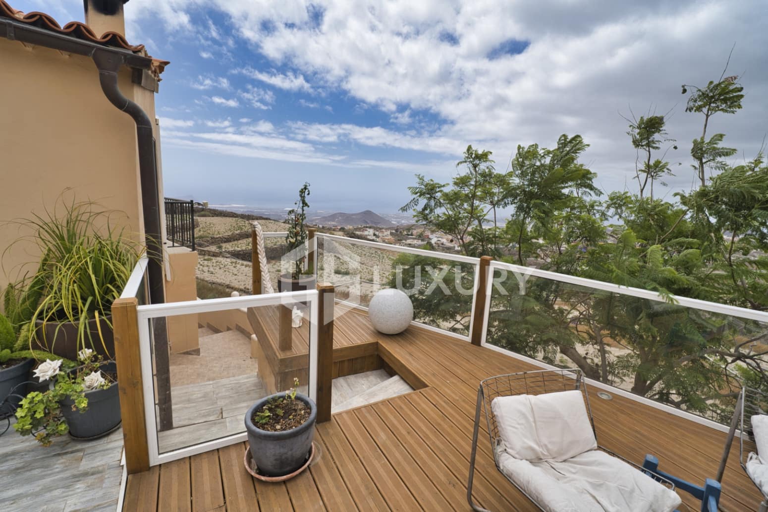 6 soverom Villa til salgs i San Miguel de Abona med svømmebasseng garasje - € 860 000 (Ref: 9676056)