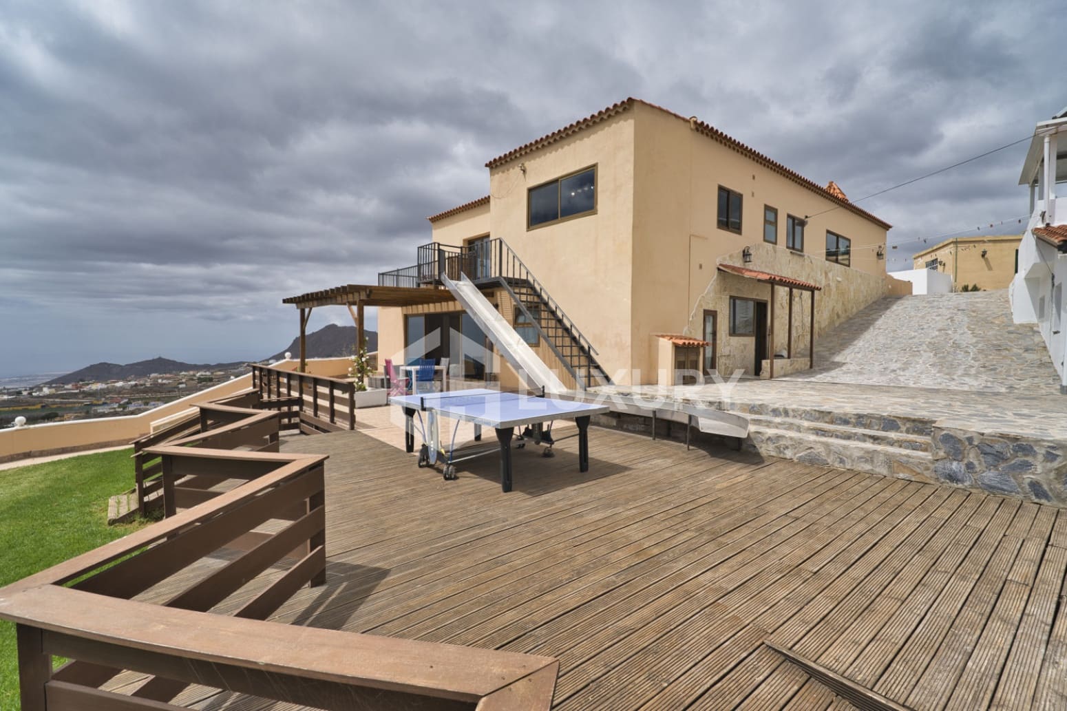 6 soverom Villa til salgs i San Miguel de Abona med svømmebasseng garasje - € 860 000 (Ref: 9676056)