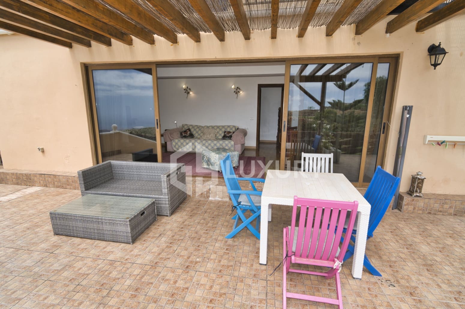 6 soverom Villa til salgs i San Miguel de Abona med svømmebasseng garasje - € 860 000 (Ref: 9676056)