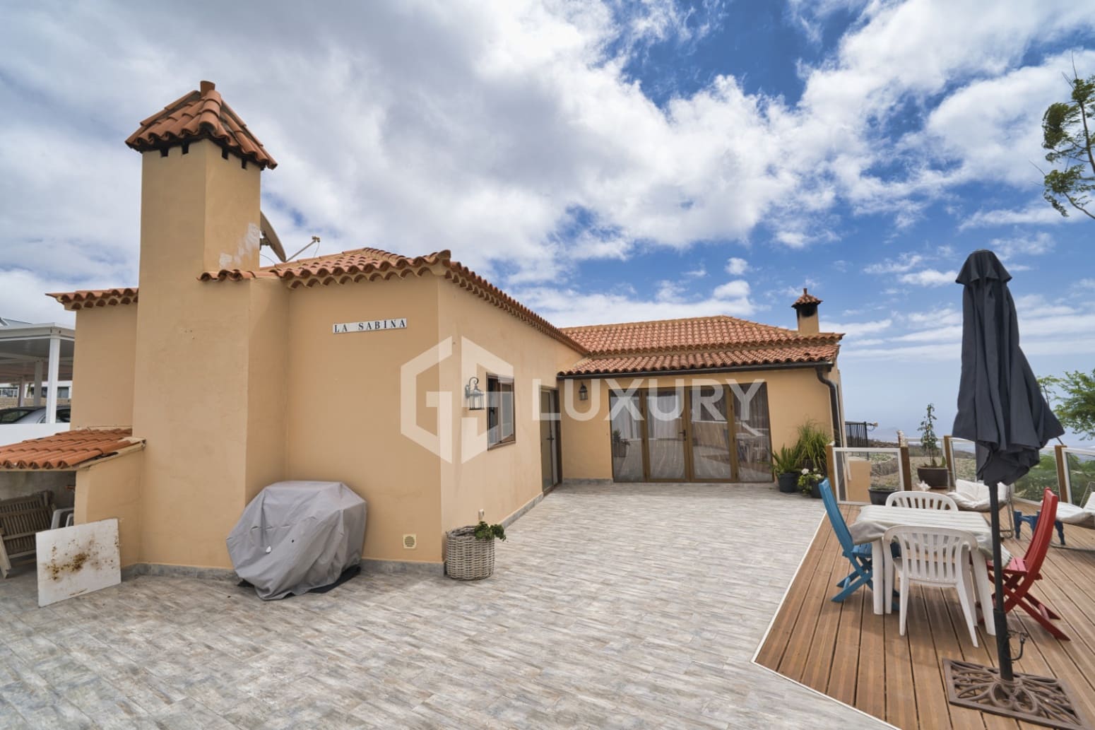 6 soverom Villa til salgs i San Miguel de Abona med svømmebasseng garasje - € 860 000 (Ref: 9676056)