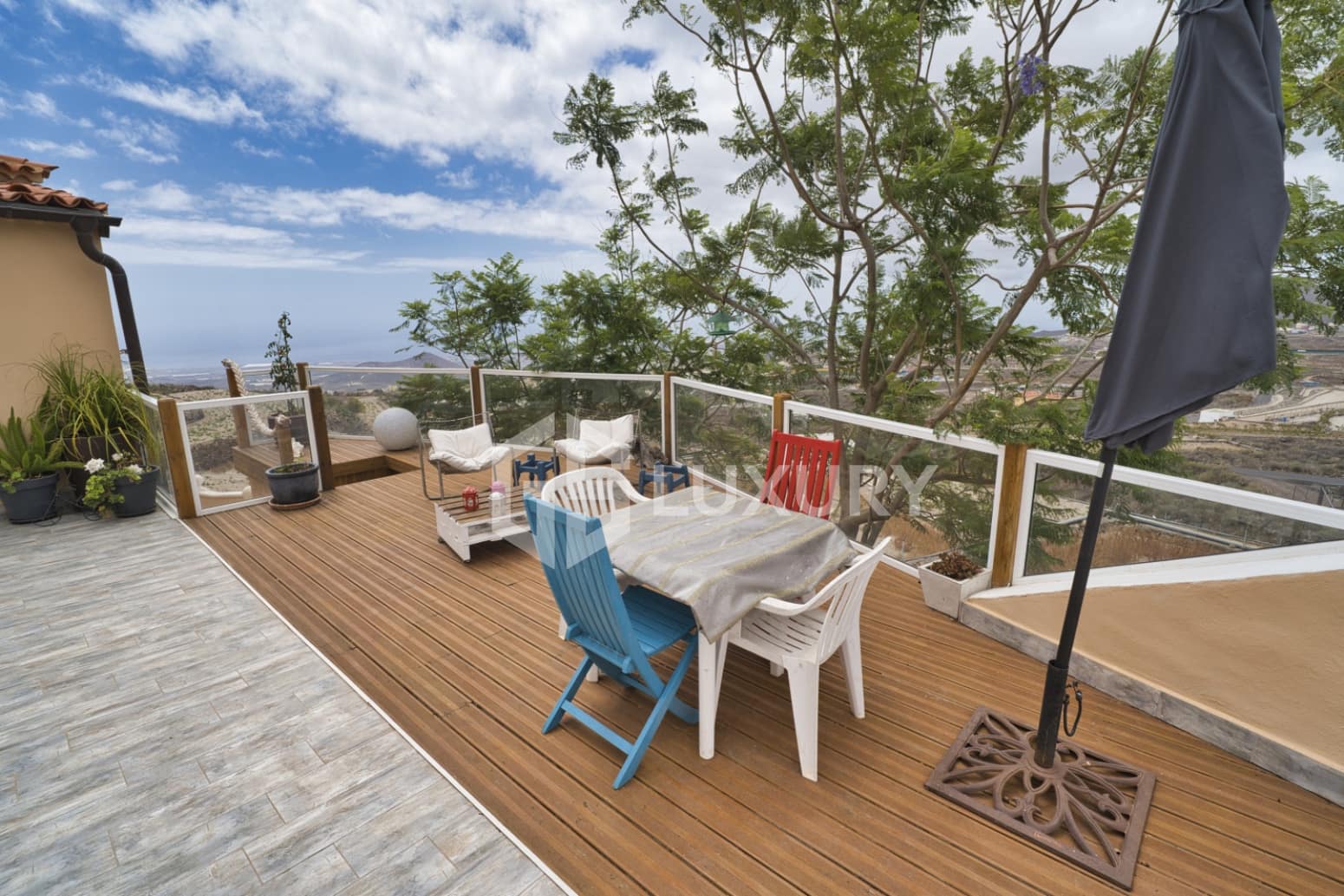 6 soverom Villa til salgs i San Miguel de Abona med svømmebasseng garasje - € 860 000 (Ref: 9676056)