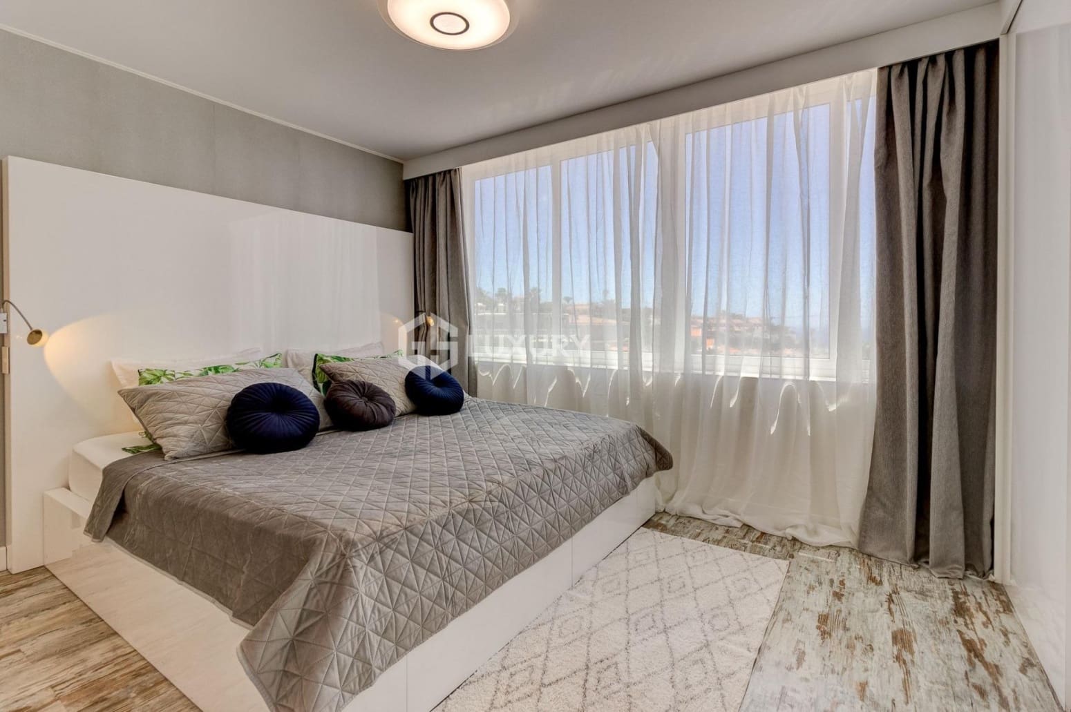 Piso de 3 habitaciones en Adeje en venta con garaje - 675.000 € (Ref: 9676057)