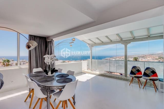 Piso de 3 habitaciones en San Eugenio Alto, Adeje en venta con garaje - 675.000 € (Ref: 9676057)