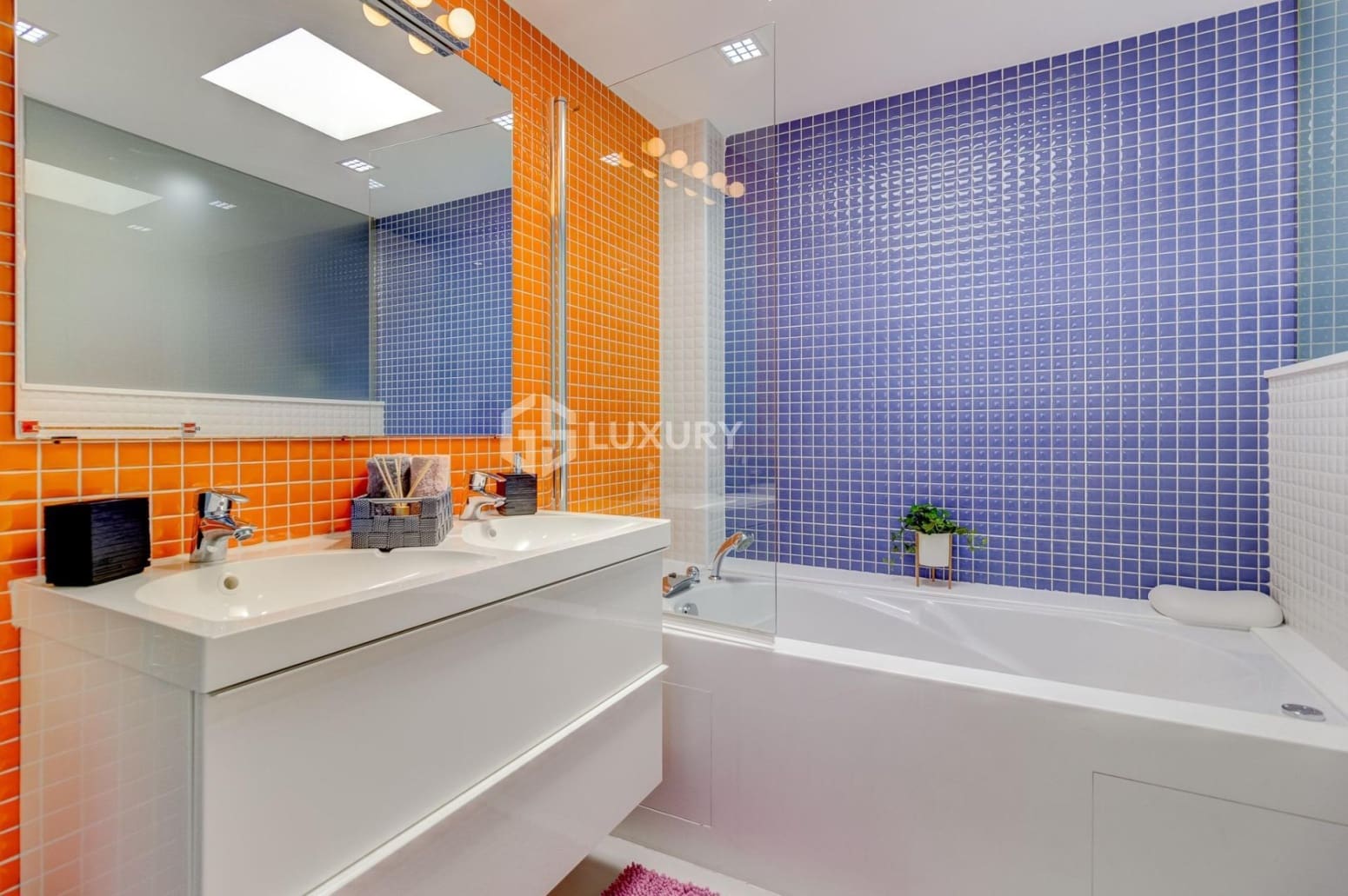 Piso de 3 habitaciones en Adeje en venta con garaje - 675.000 € (Ref: 9676057)