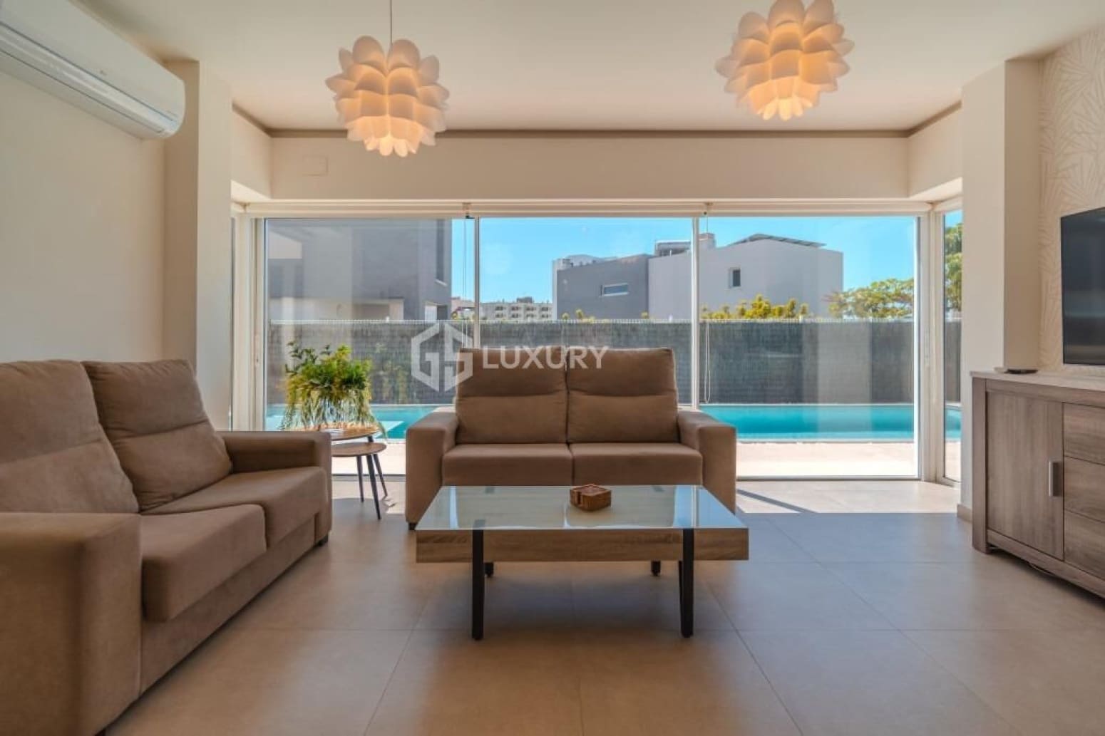 3 Zimmer Villa zu verkaufen in Adeje mit Garage - 1.100.000 € (Ref: 9676059)