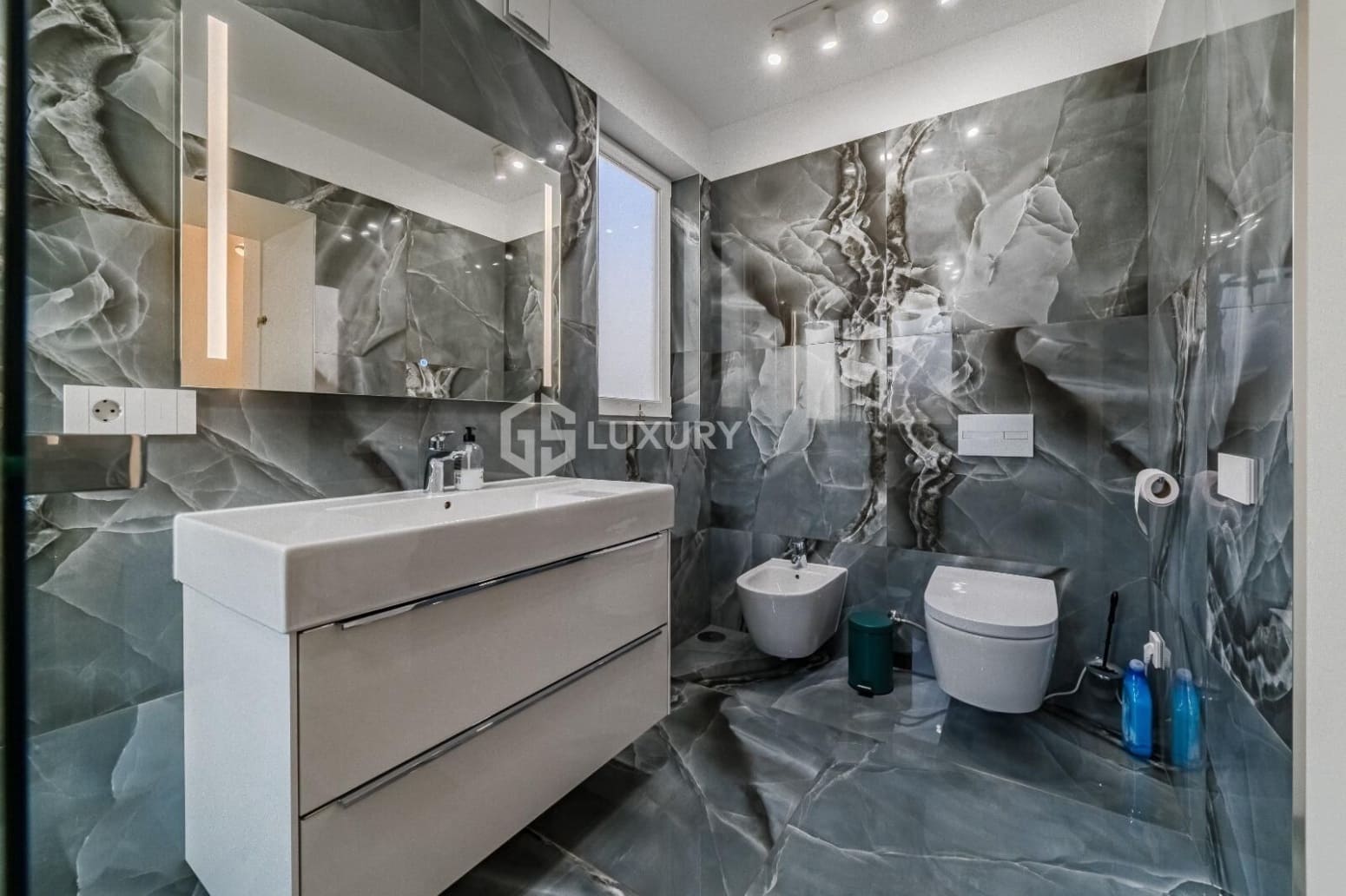 5 slaapkamer Villa te koop in Adeje met garage - € 2.100.000 (Ref: 9676061)