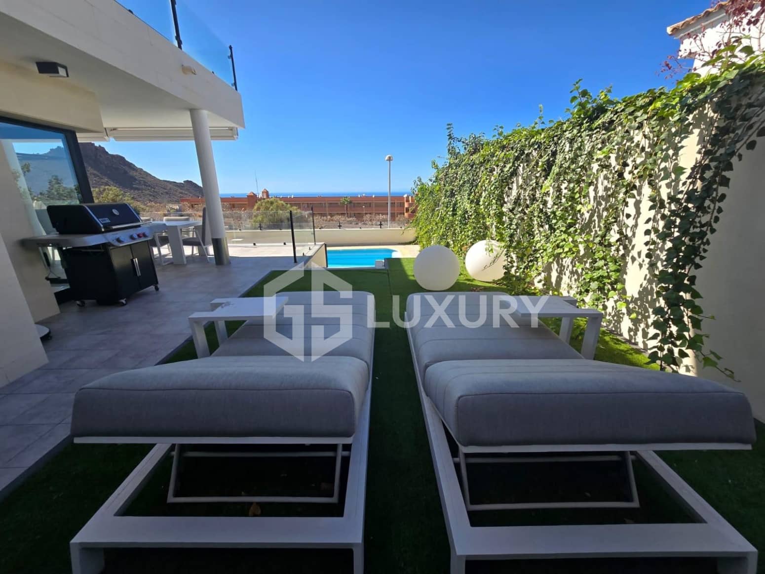 3 quarto Moradia para venda em Adeje com piscina garagem - 1 480 000 € (Ref: 9676062)