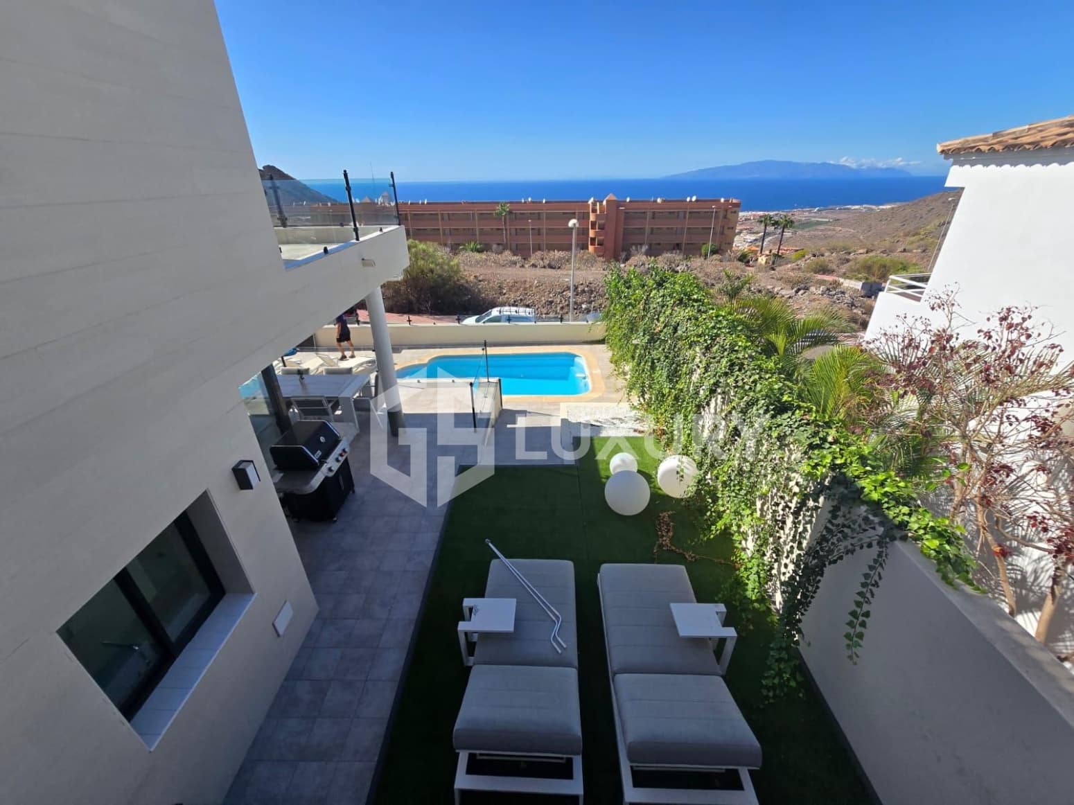 3 quarto Moradia para venda em Adeje com piscina garagem - 1 480 000 € (Ref: 9676062)